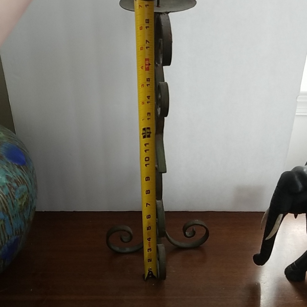 Pillar Candlestick - Picture 4 of 5